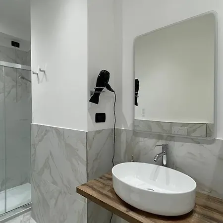 Le Colonne Di San Luca Pensión 4*