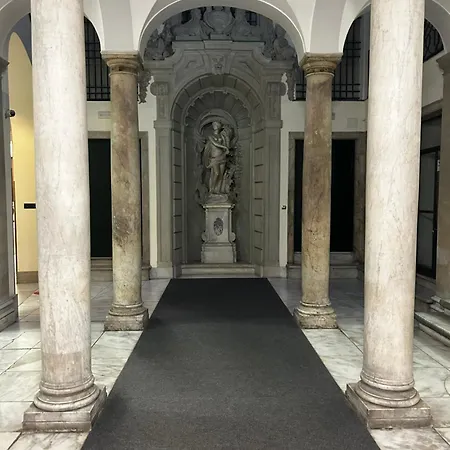 Le Colonne Di San Luca Affittacamere *